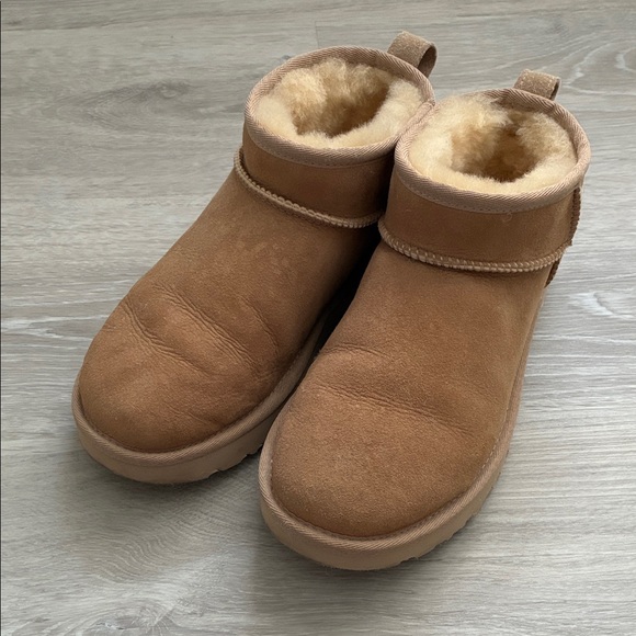 UGG Classic Mini Boot Sz 8 EUR 38 - Picture 1 of 6